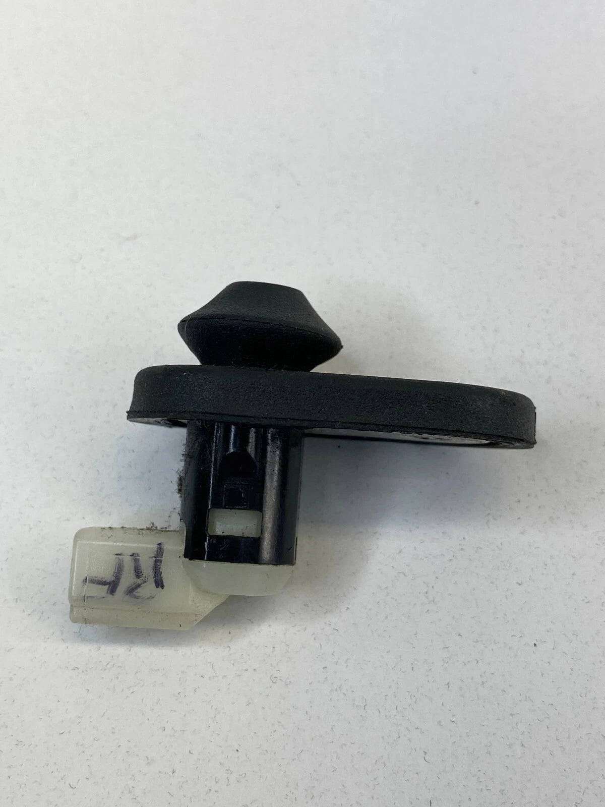 2009-2013 TOYOTA MATRIX FRONT RIGHT SIDE DOOR COURTESY LIGHT AJAR JAMB SWITCH