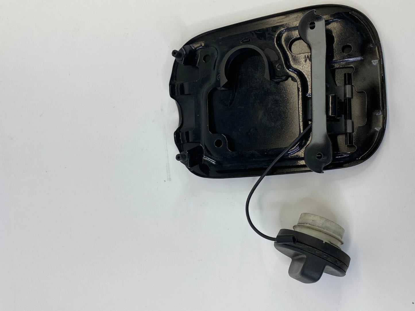 2014 2015 NISSAN ROGUE SELECT FUEL FILLER GAS DOOR LID COVER ASSY W/ CAP OEM