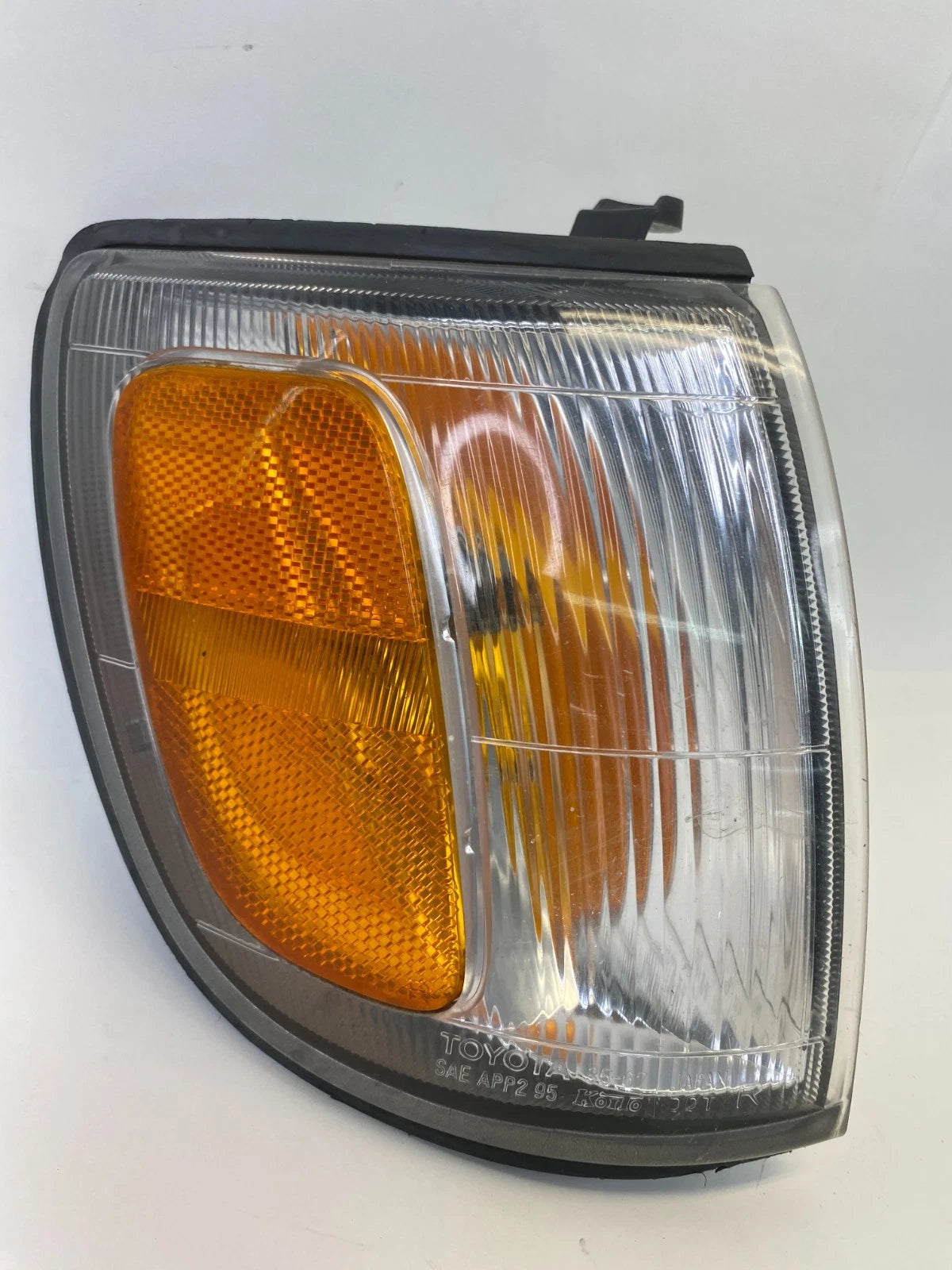 1997 1998 TOYOTA 4RUNNER FRONT RIGHT SIDE PARK SIGNAL MARKET LIGHT OEM