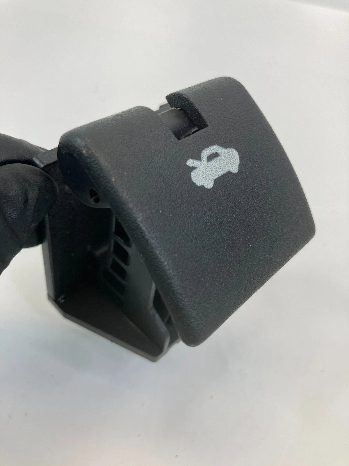 2001-2005 PONTIAC AZTEK HOOD LATCH RELEASE HANDLE LEVER SWITCH OPENER OEM