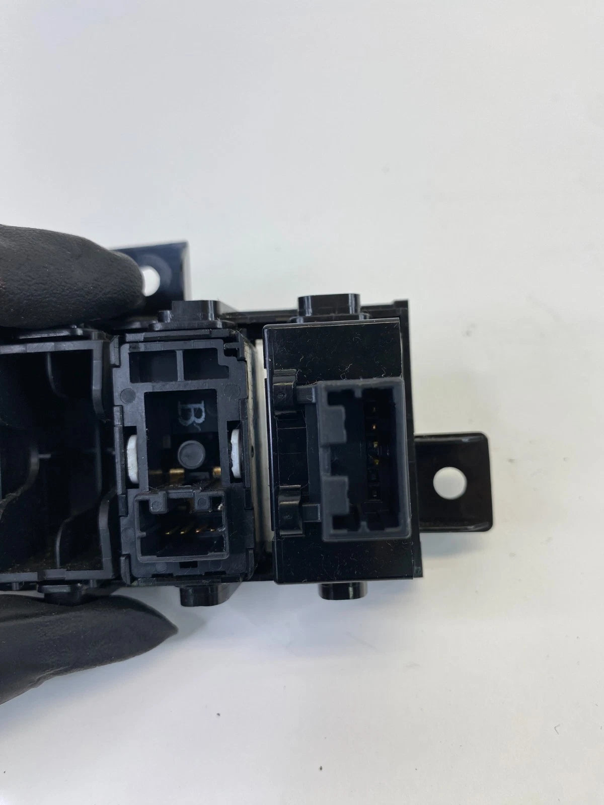 2008-2013 Infiniti G37 VDC Vehicle Dynamic Traction Trunk Control Switch OEM