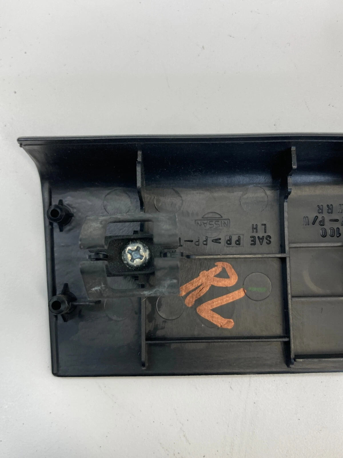 2002 NISSAN PATHFINDER REAR LEFT SIDE WINDOW SWITCH BEZEL W/ SWITCH 82961-2W100