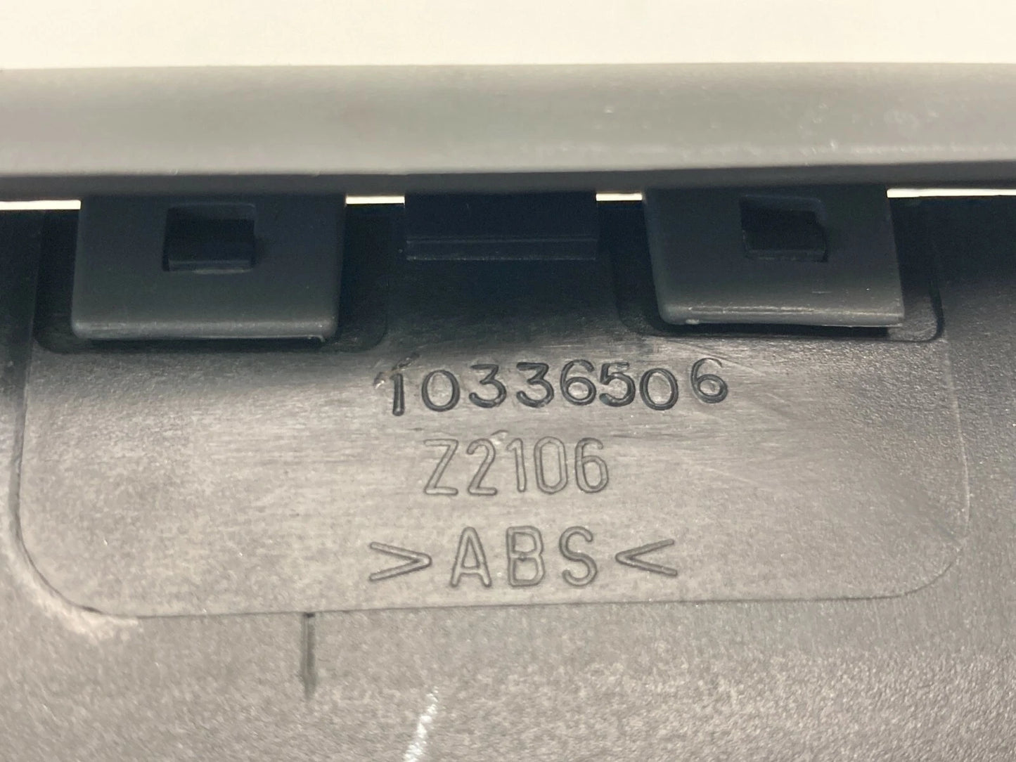 2003-2007 BUICK RENDEZVOUS RIGHT PASSENGER DASH AC BEZEL TRIM 10433030 OEM