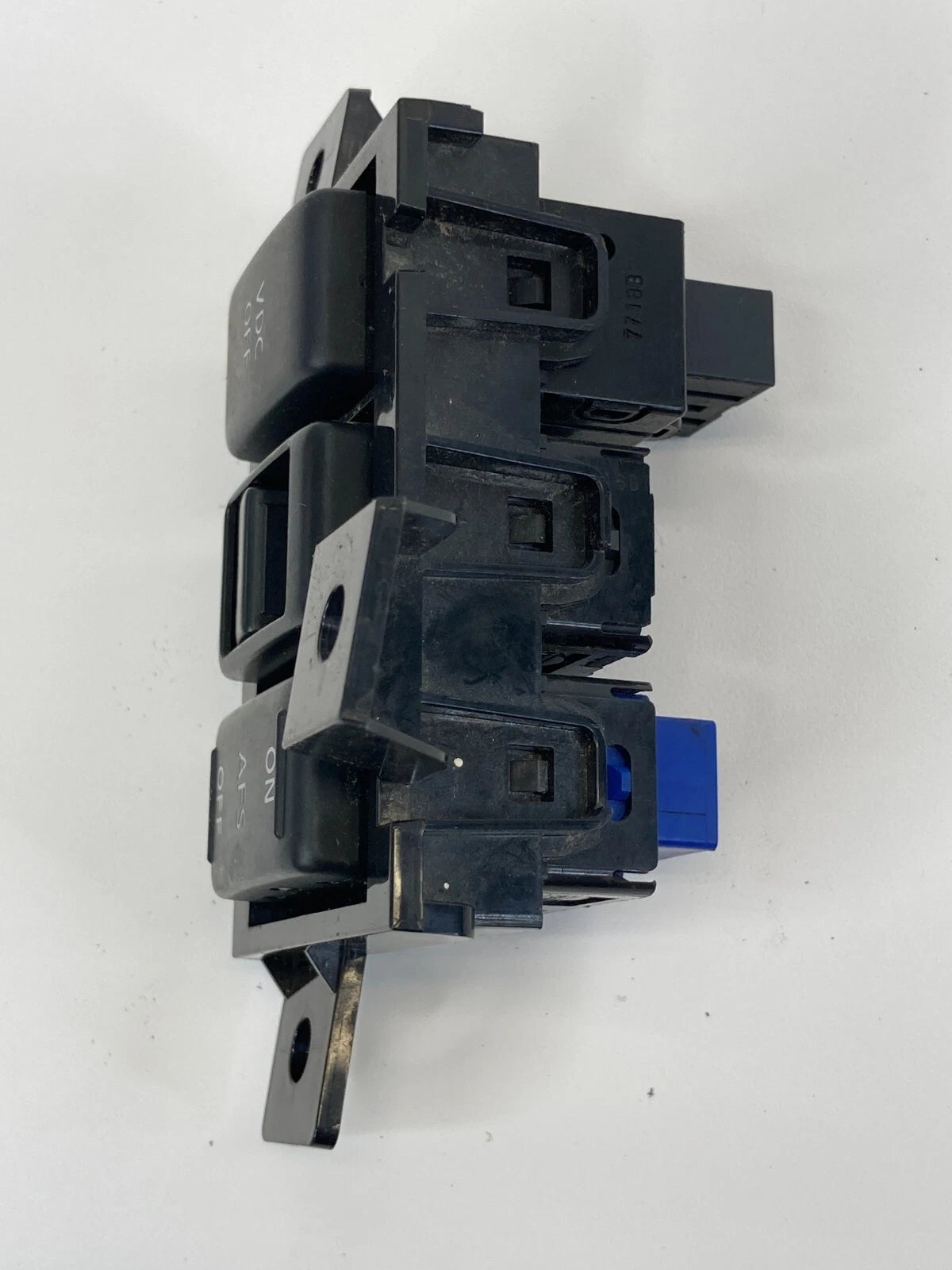 2007 2008 INFINITI G35 SEDAN TRUNK RELEASE TRACTION SWITCH OPENER OEM