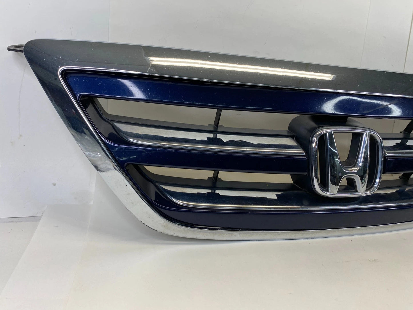 2005-2007 HONDA ODYSSEY FRONT BUMPER UPPER GRILL GRILLE ASSY 71121-SHJ-A010 OEM