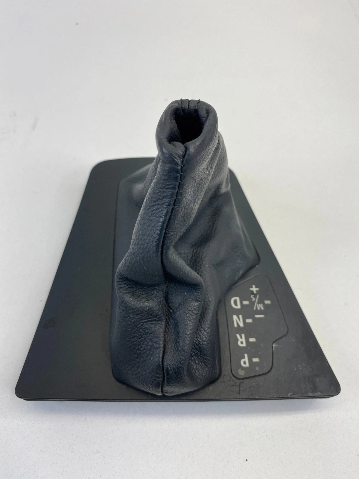 2004-2010 BMW X3 AUTOMATIC TRANSMISSION SHIFTER SHIFT BOOT COVER 90120-461 OEM