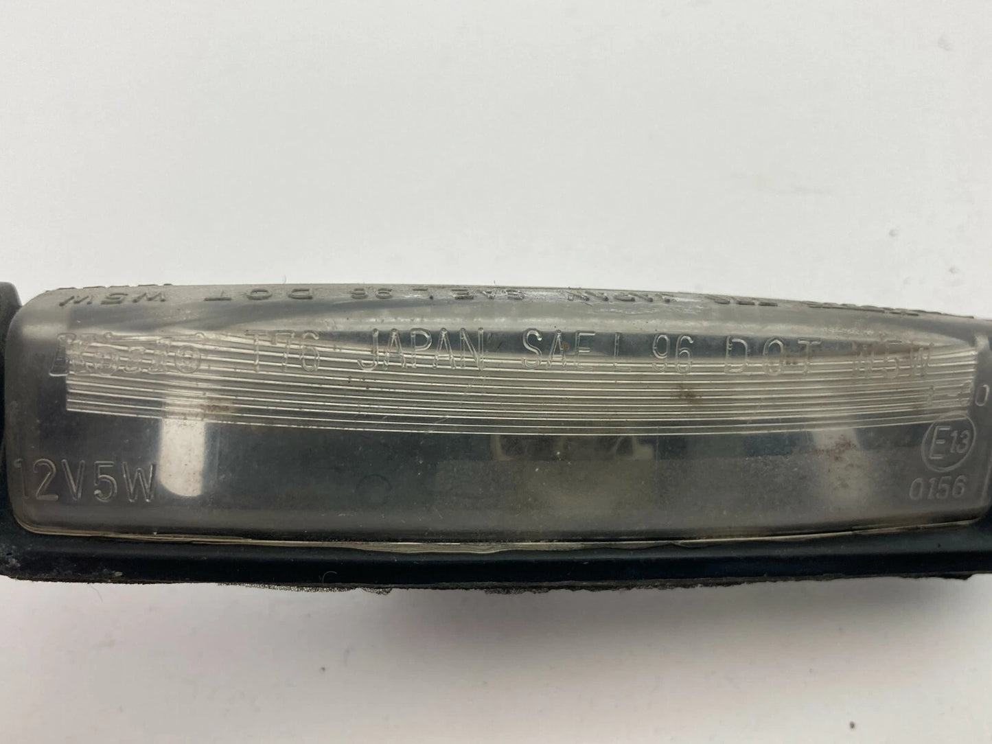 1998-2005 LEXUS GS300 SEDAN RIGHT SIDE TRUNK LICENSE PLATE LIGHT LAMP OEM