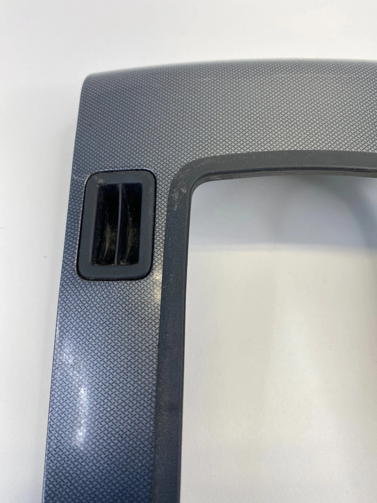 2006-2008 HYUNDAI SONATA CENTER CONSOLE SHIFTER BEZEL TRIM PANEL 84651-3K200 OEM