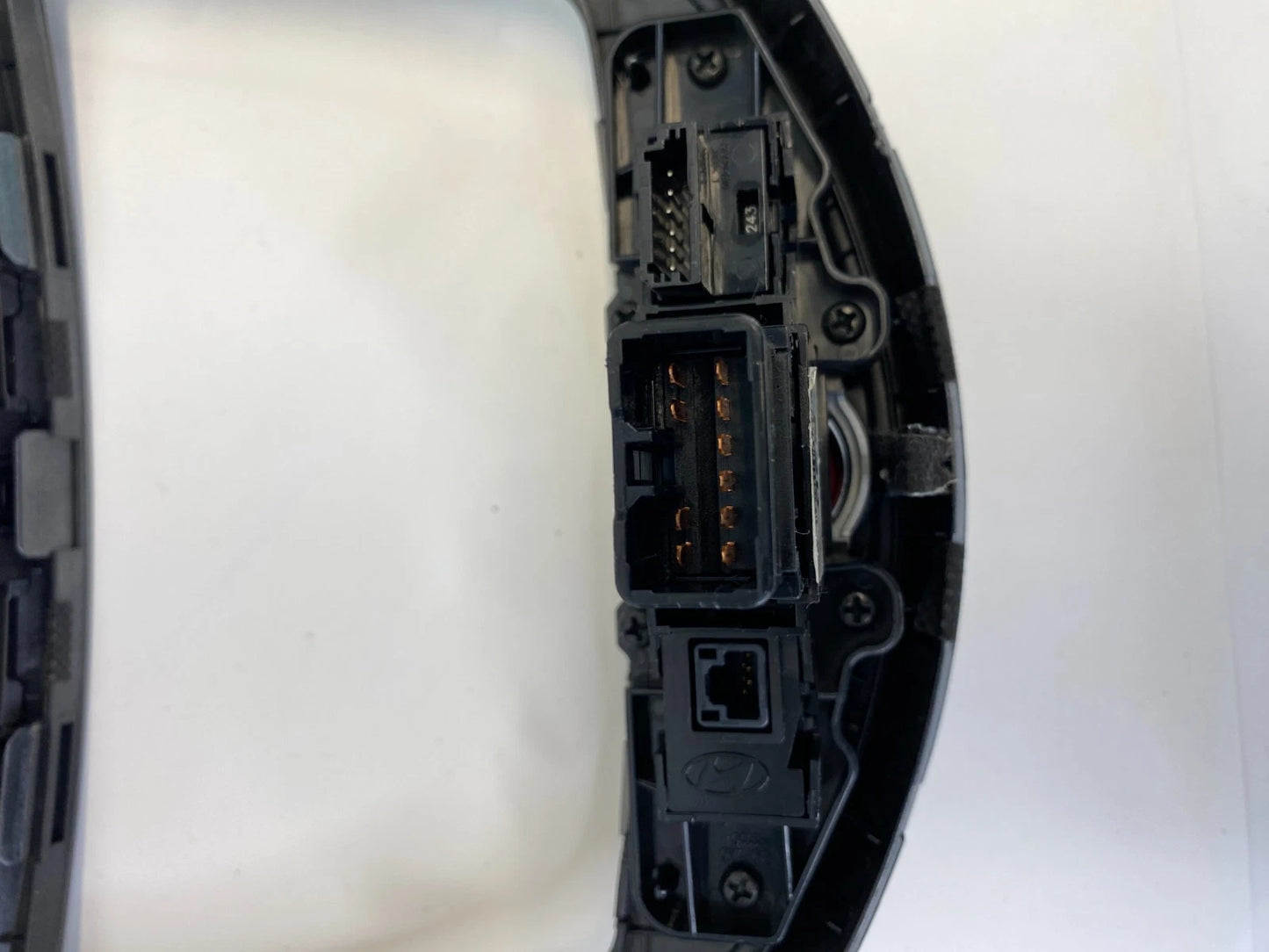 2012-2017 HYUNDAI ACCENT DASH RADIO BEZEL TRIM W/ AIR VENTS HAZARD SWITCH BUTTON