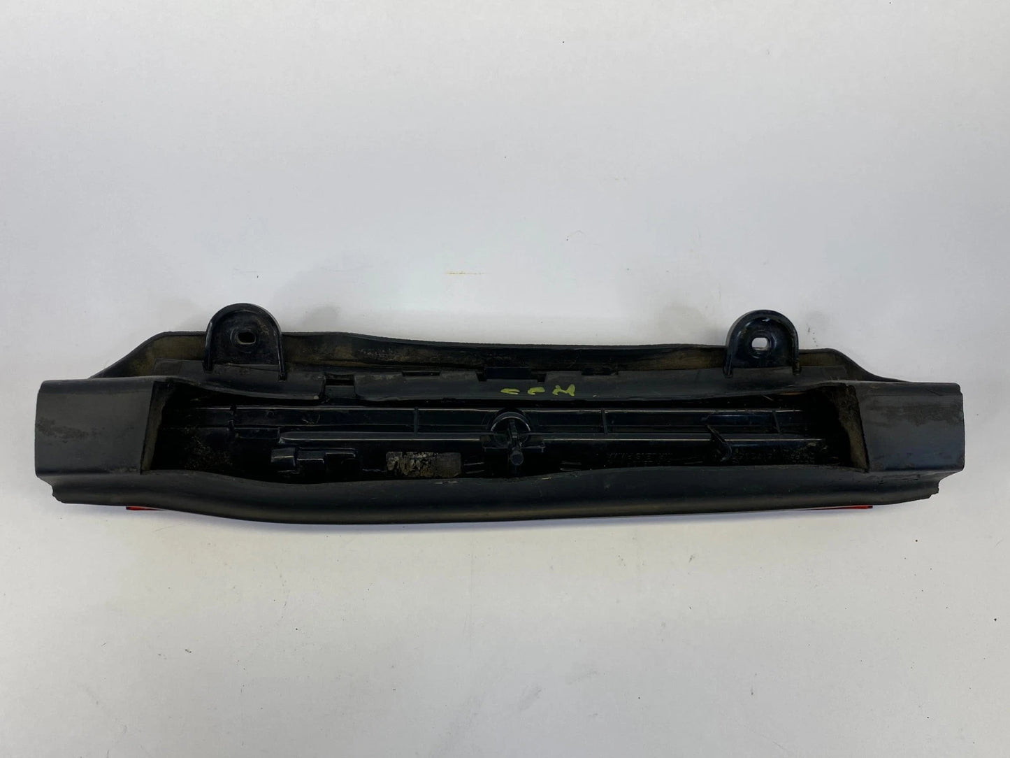 2000-2006 CHEVROLET TAHOE REAR 3RD THIRD BRAKE LIGHT STOP LAMP ASSY 15170955 OEM
