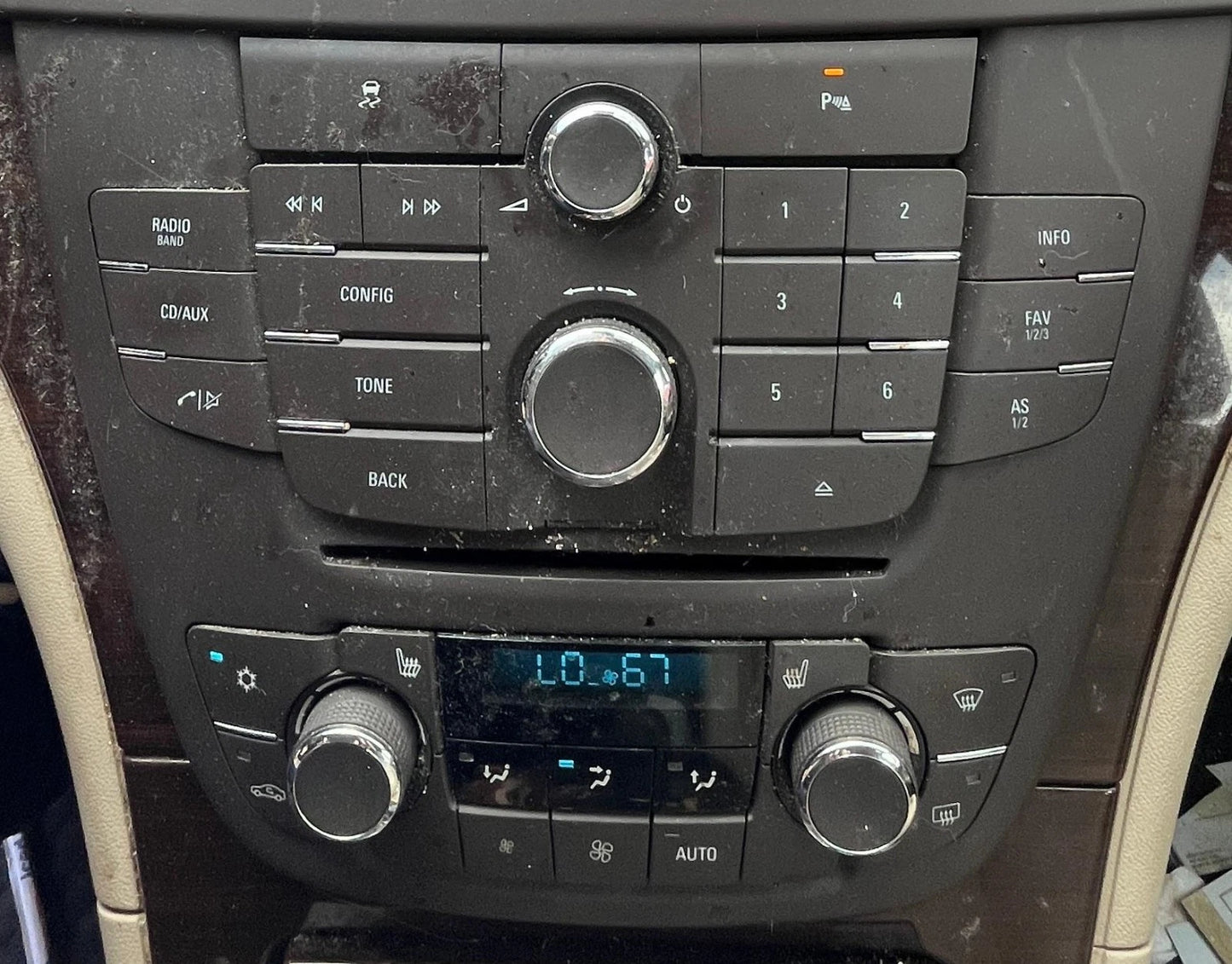 2011-2013 BUICK REGAL RADIO CD PLAYER AC AIR CLIMATE CONTROL PANEL 13297382 OEM