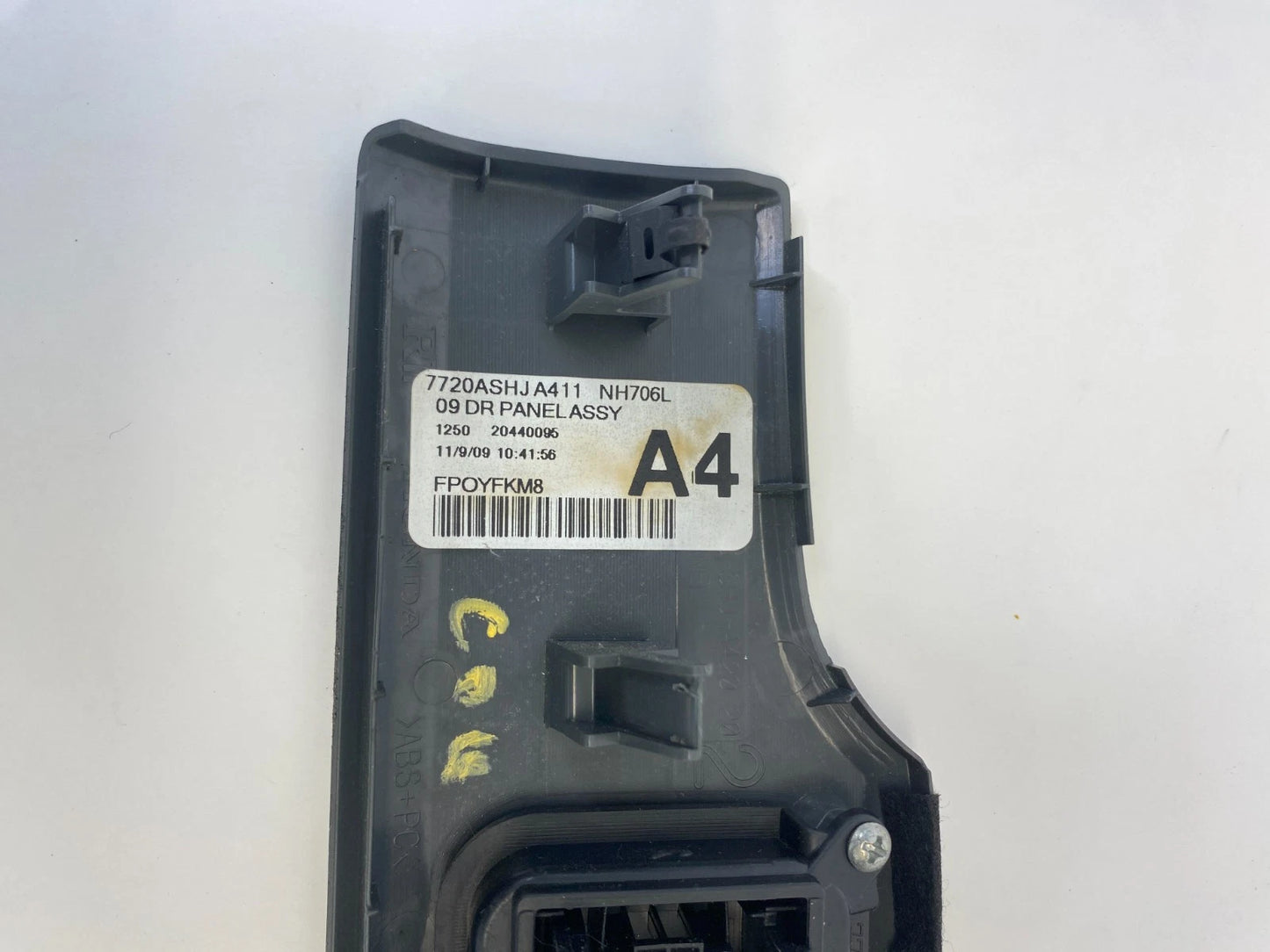 2005-2010 HONDA ODYSSEY SLIDING DOOR TRUNK RELEASE SWITCH BEZEL OEM 7720ASHJA411