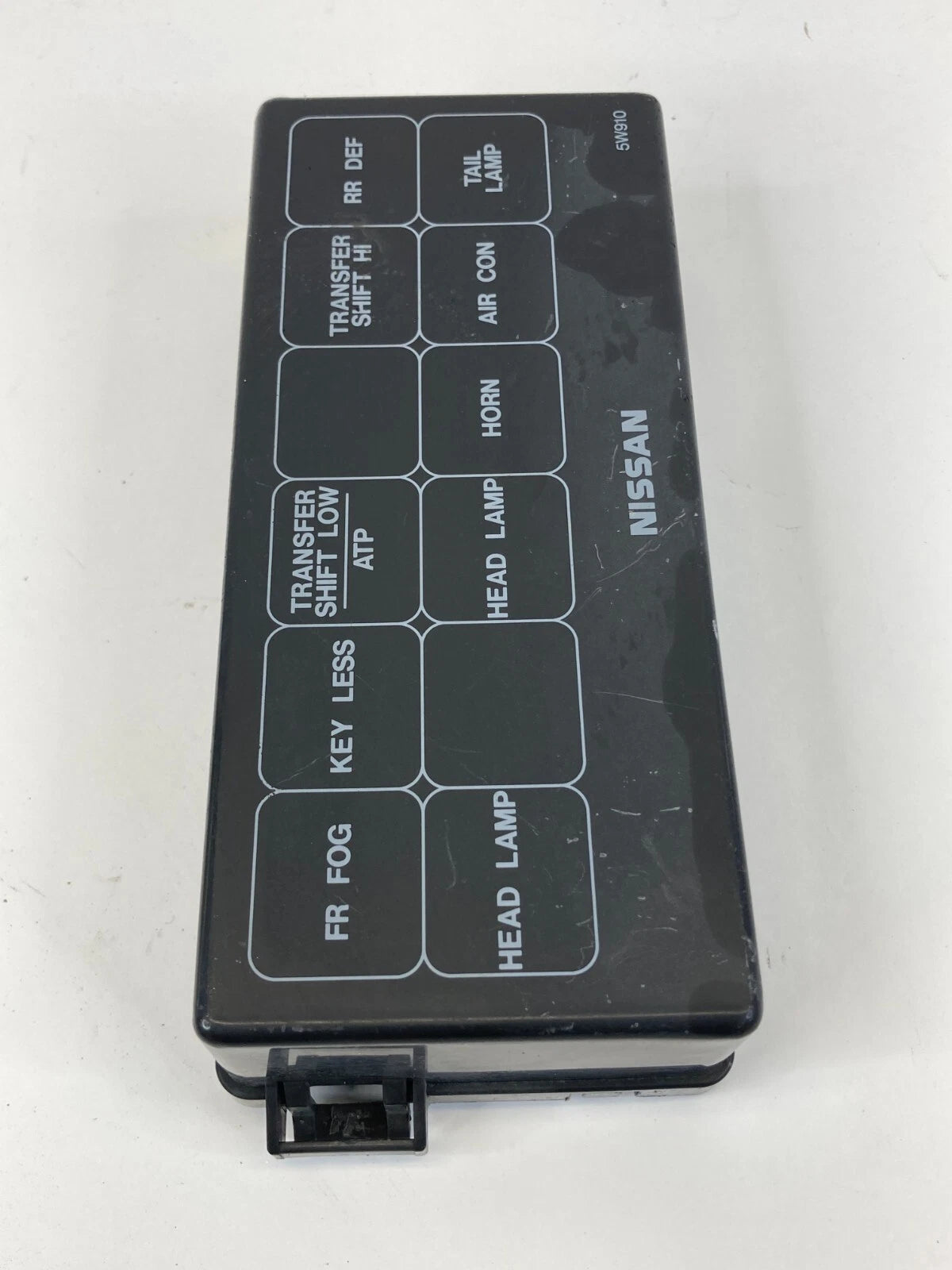 2001-2004 NISSAN PATHFINDER 3.5L A/T UNDER HOOD FUSE RELAY BOX COVER LID OEM