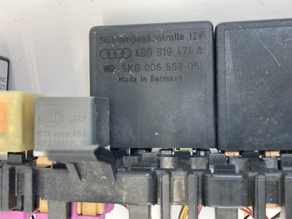 1998-2004 Audi A6 Quattro 2.8L V6 A/T AWD Fuse Box Relay Plate Unit OEM