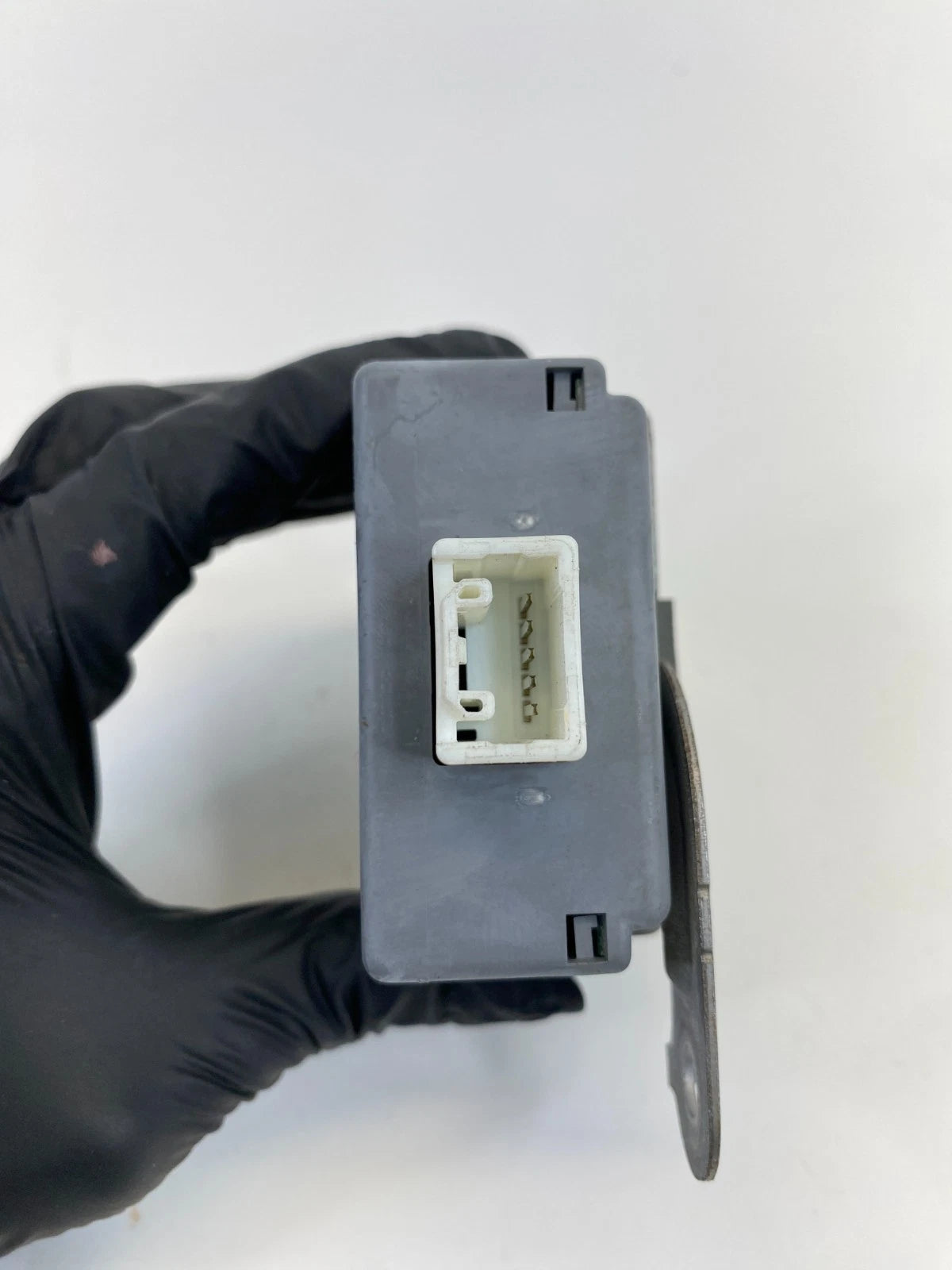 2005 05 Pontiac Vibe Keyless Entry Door Control Module Receiver OEM