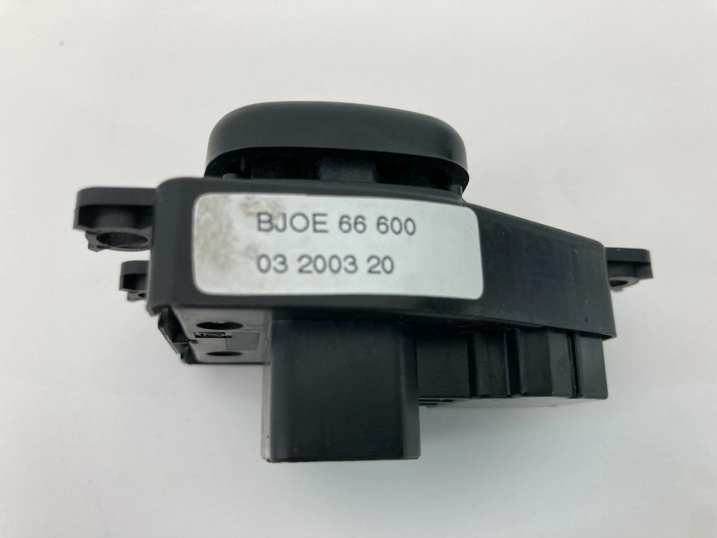 2004-2009 MAZDA 3 MAZDA3 FRONT LEFT DOOR POWER MIRROR CONTROL SWITCH BJ0E-66-600