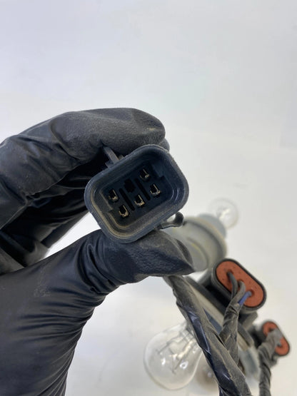 2002-2007 SATURN VUE TAIL LIGHT LAMP WIRE HARNESS REAR PLUG 2GCX-13407-AC OEM