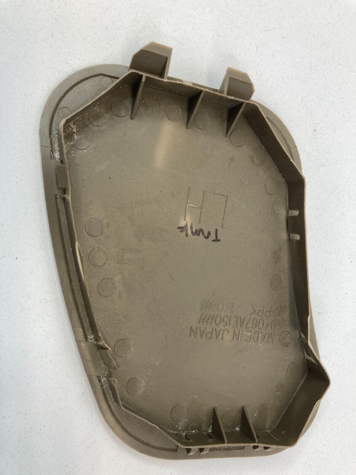 2000-2004 Subaru Outback Rear Left Access Tailgate Lamp Cap Cover 994067AE150