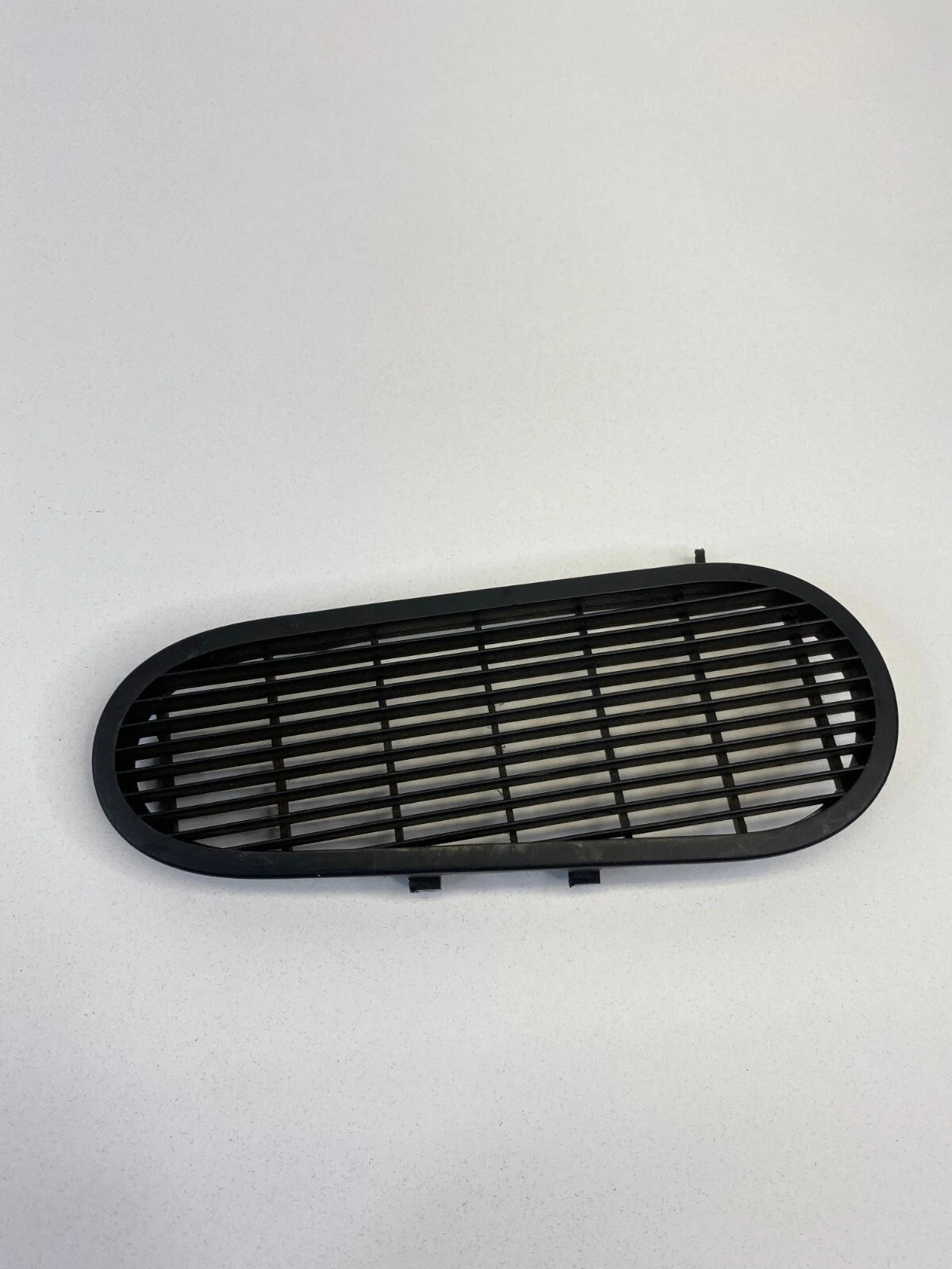 1998-2010 VOLKSWAGEN NEW BEETLE HATCHBACK TRUNK RIGHT SIDE SPEAKER COVER GRILLE
