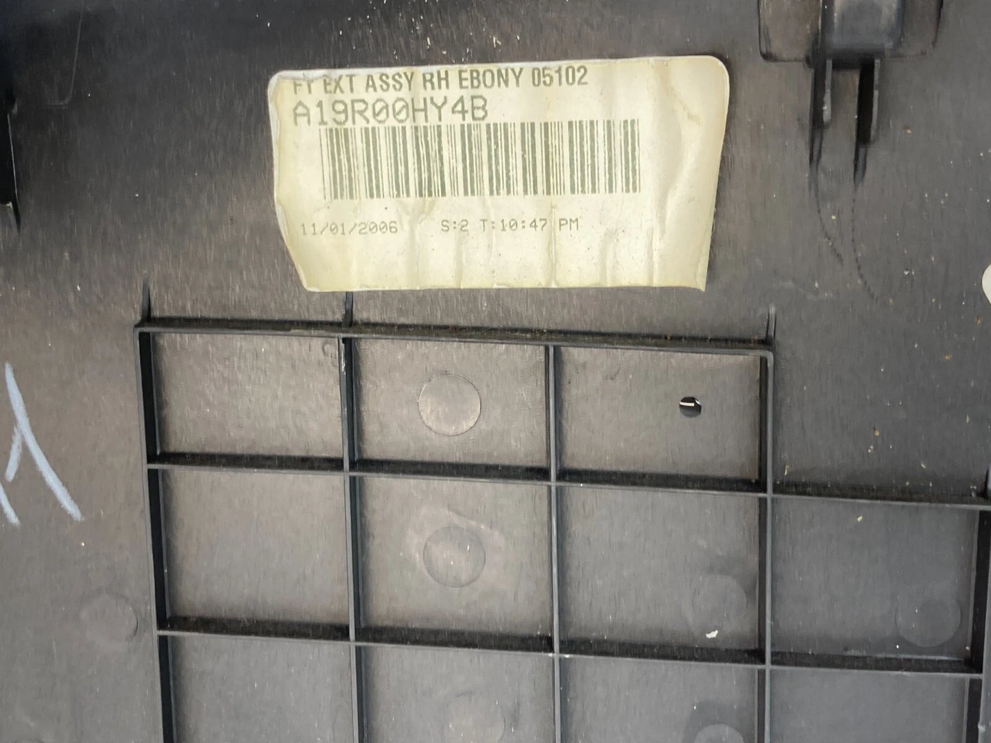 2006-2008 CHEVROLET COBALT COUPE FRONT RIGHT CONSOLE PANEL EXTENSION 15916361
