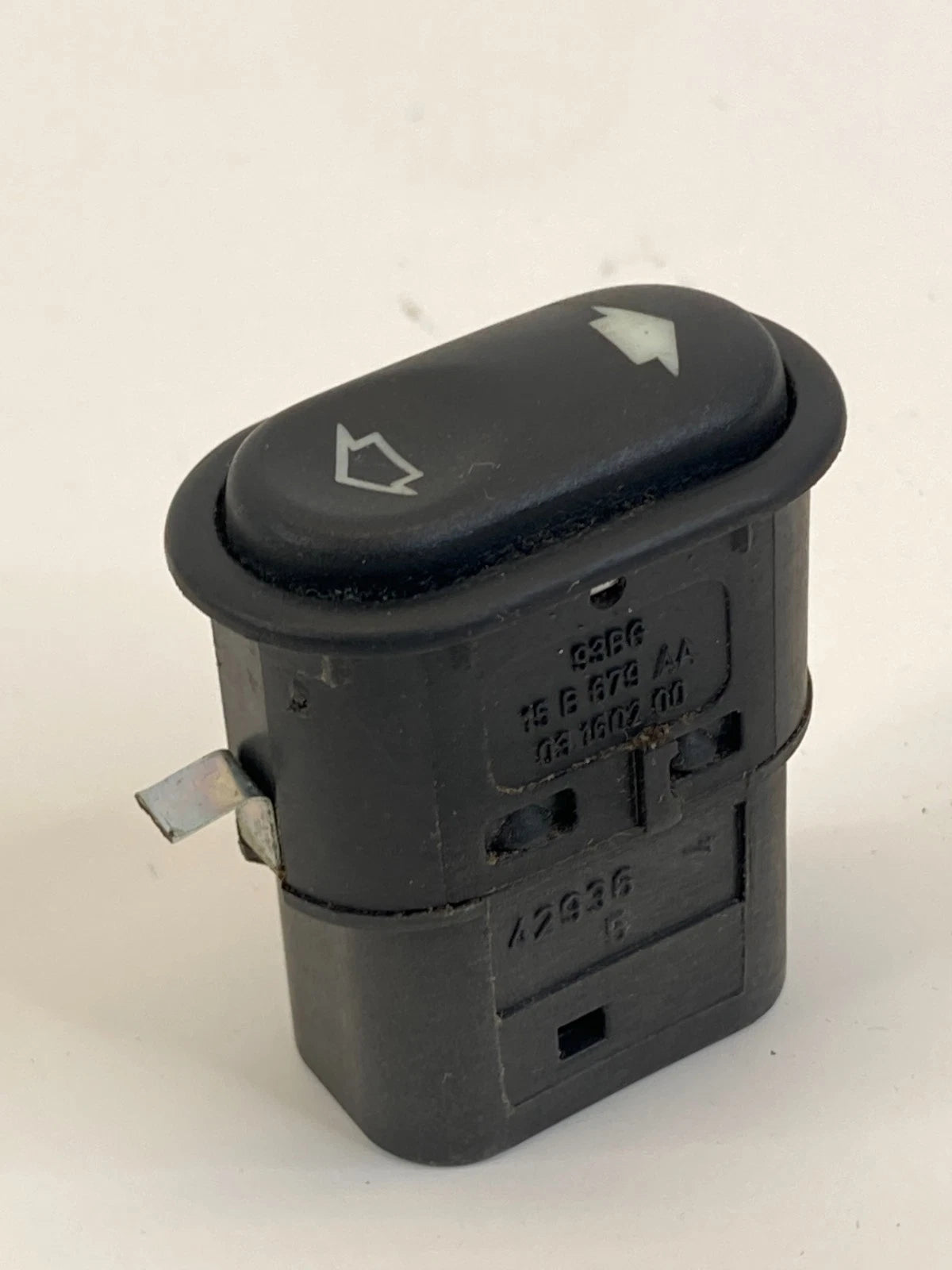 2008-2012 LAND ROVER LR2 FRONT POWER SEAT TRACK RAIL SLIDER SWITCH 15B679AA OEM