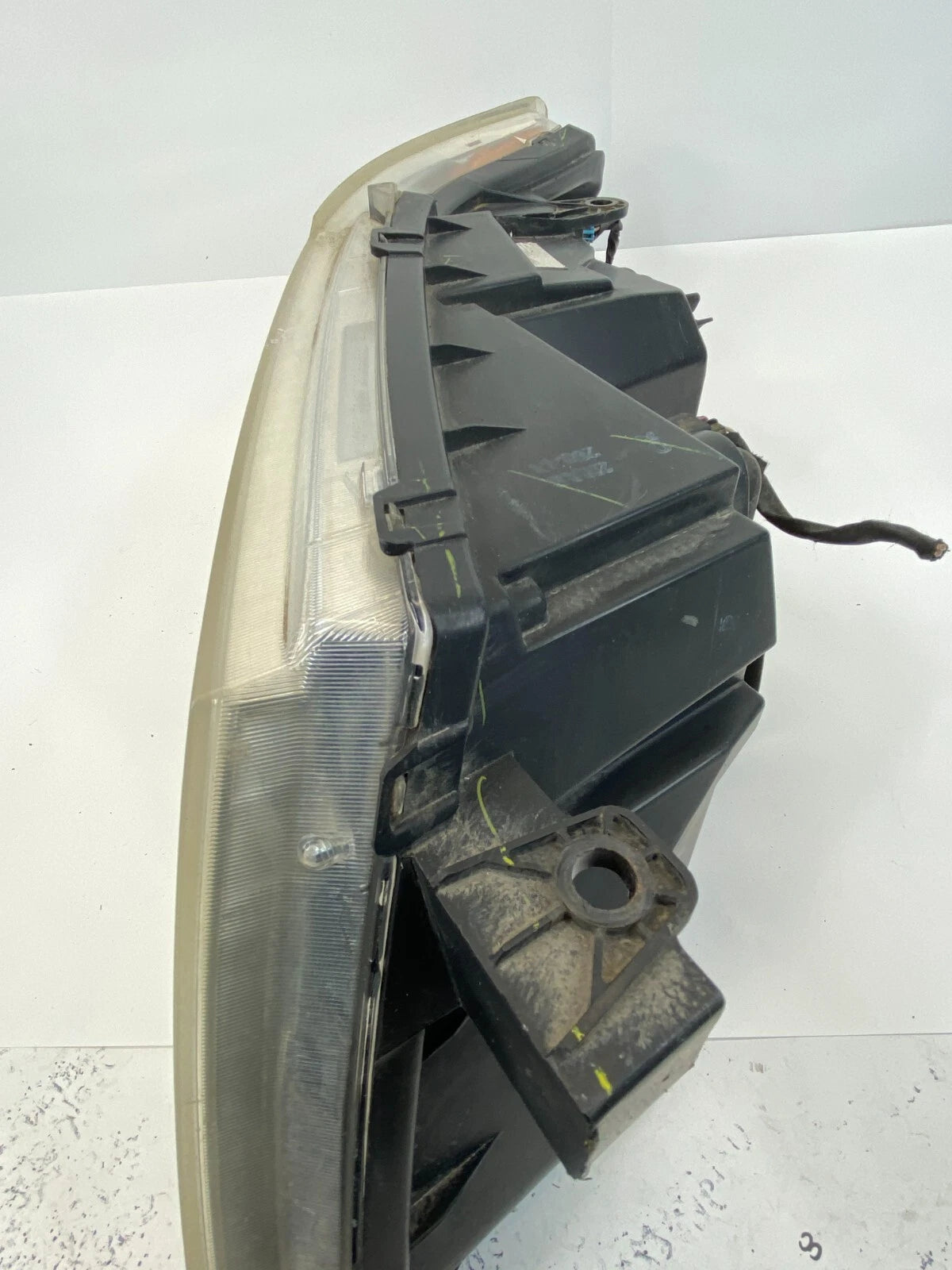 2009-2020 DODGE JOURNEY RIGHT PASSENGER HEADLIGHT HEADLAMP HALOGEN 05116288AB