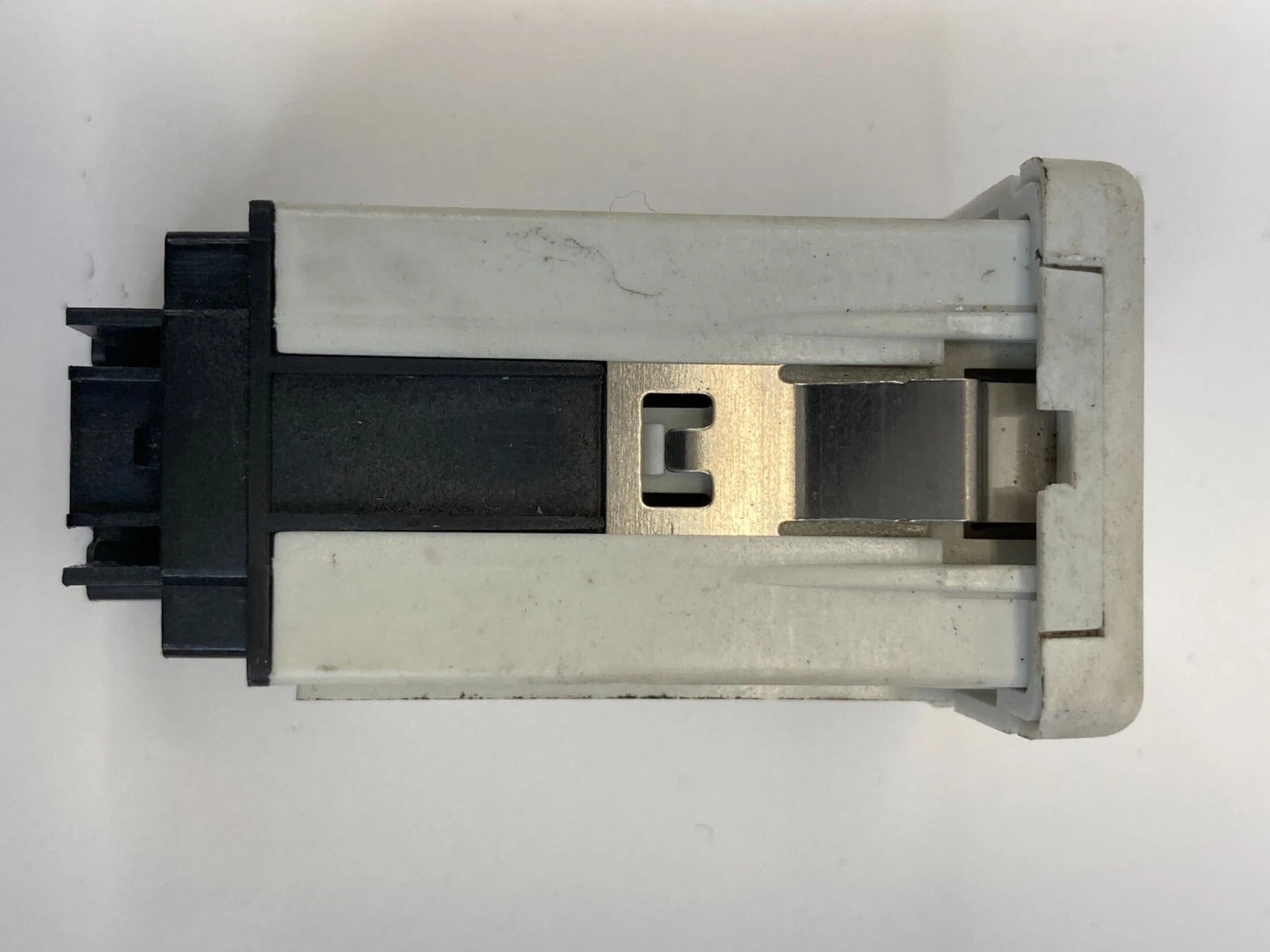 2012-2017 GMC TERRAIN CENTER CONSOLE AUDIO AUXILIARY JACK USB PORT 22836649 OEM