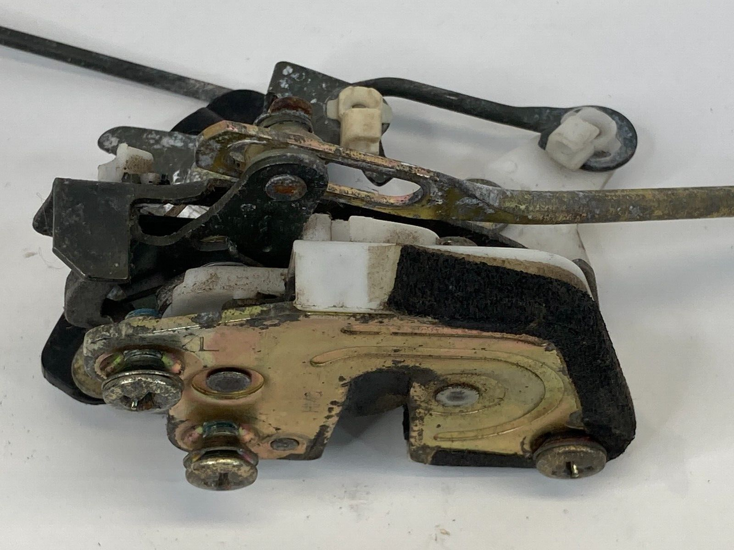 1996 97 98 99 2000 Hyundai Elantra Sedan Rear Left Side Door Lock Latch OEM