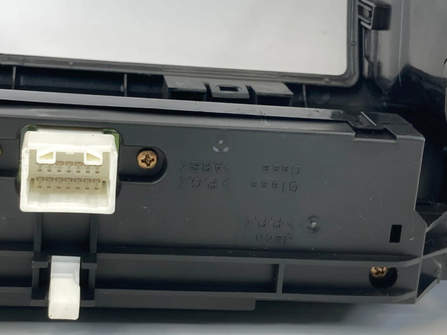 2004-2006 TOYOTA CAMRY DASH RADIO CLOCK BEZEL TRIM PANEL W/AIR VENT OEM