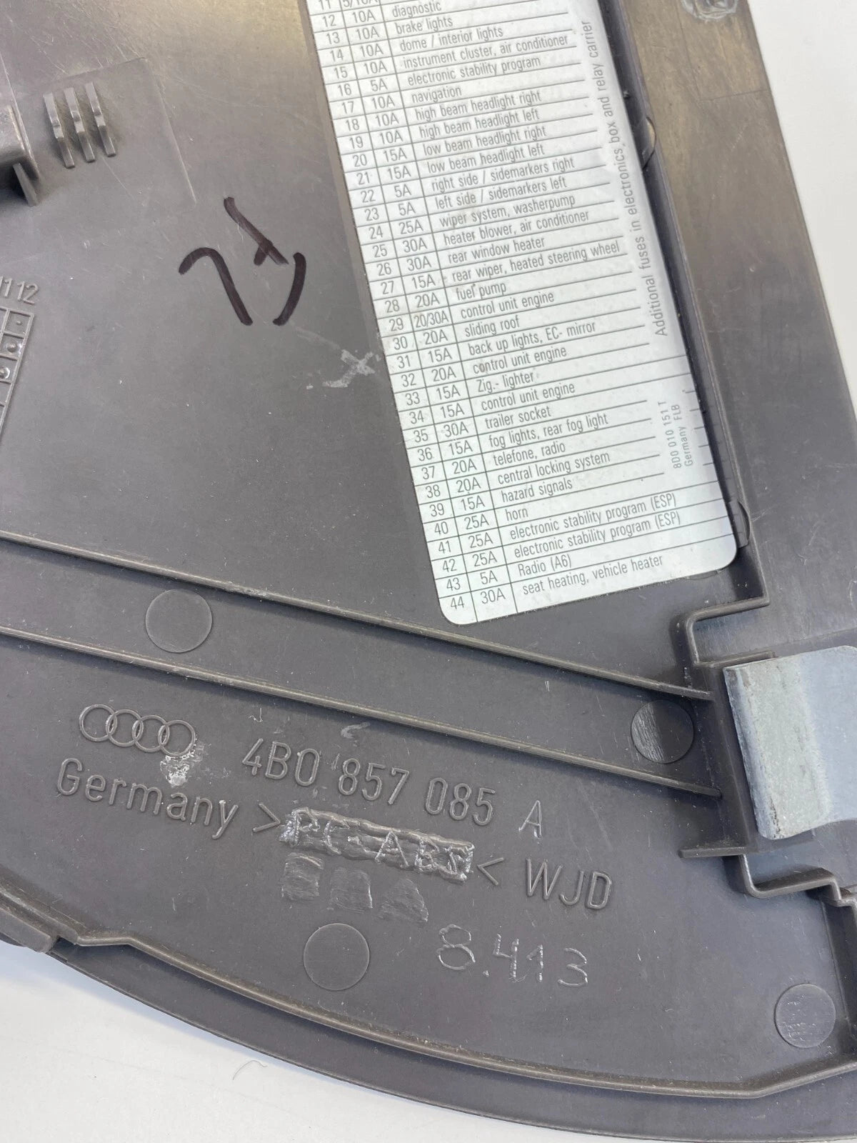1998-2004 AUDI A6 QUATTRO LEFT DRIVER DASH END CAP COVER TRIM PANEL 4B0-857-085A