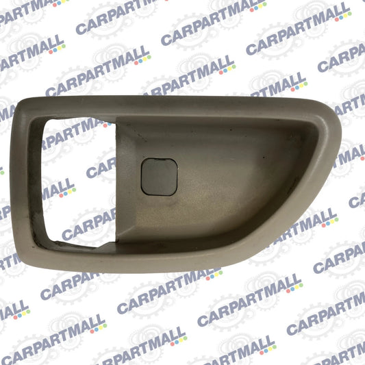 03-09 KIA SORENTO FRONT LEFT DRIVER SIDE INNER DOOR HANDLE BEZEL TRIM 826213E000