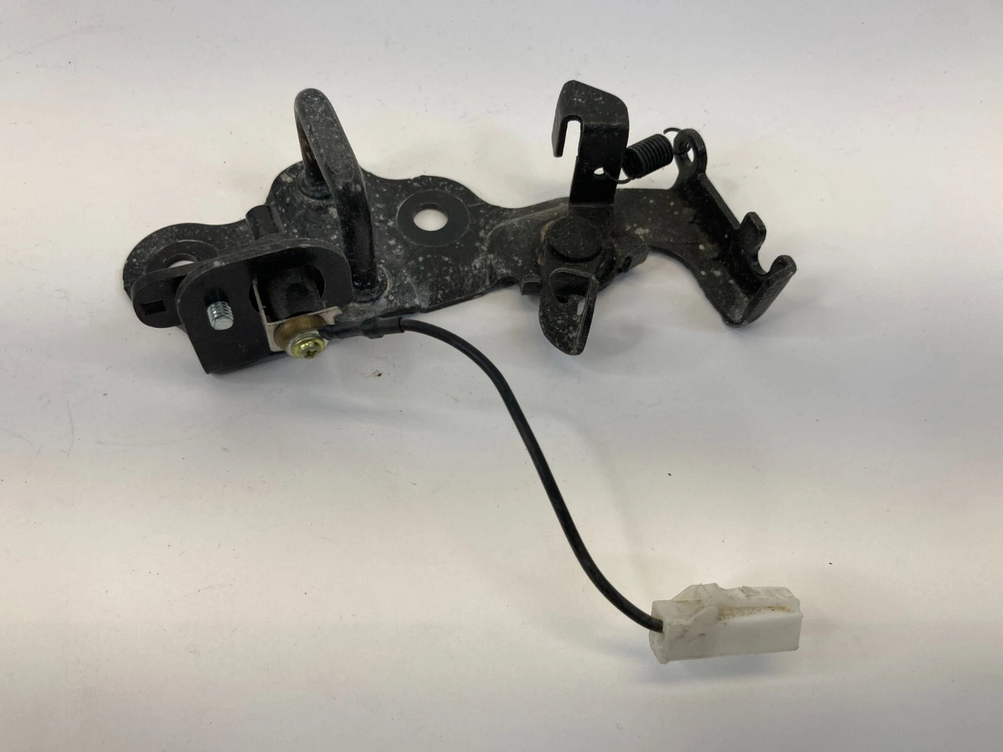 06 07 08 09 10 11 KIA RIO SEDAN REAR TRUNK DECK LID LATCH STRIKER OEM