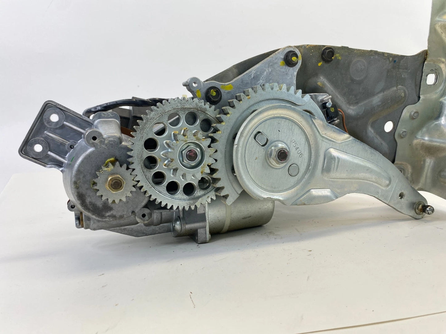 2007 2008 2009 GMC YUKON REAR TRUNK LIFTGATE POWER MOTOR ACTUATOR W/ MODULE OEM