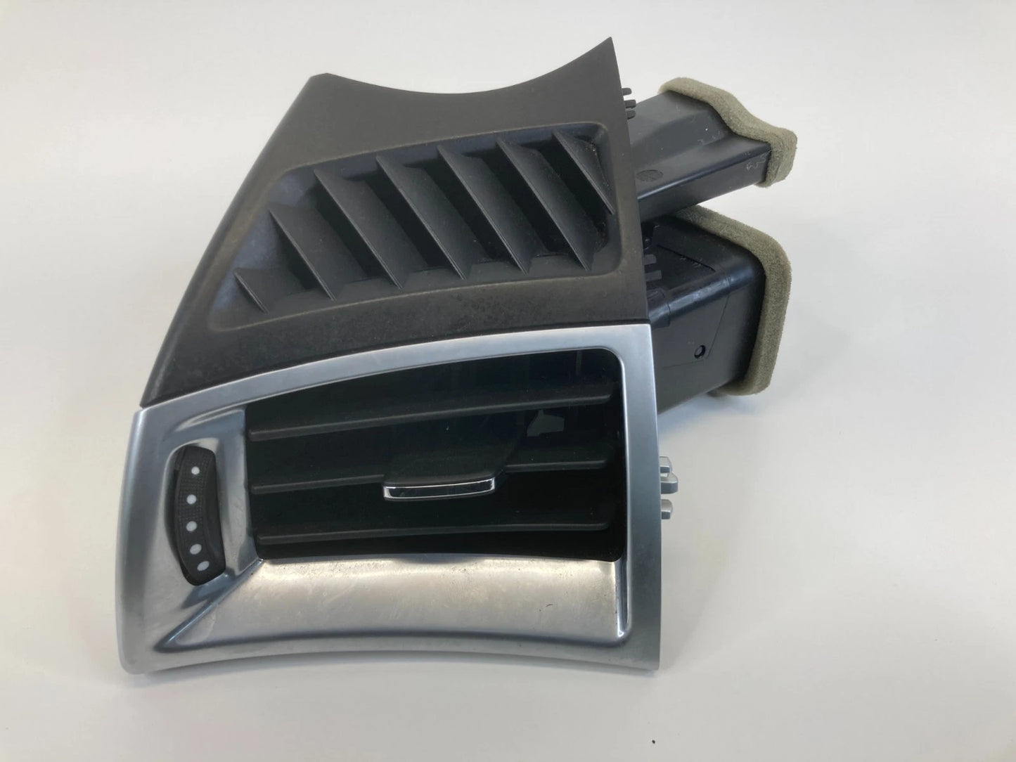 2010-2016 CADILLAC SRX FRONT DRIVER LEFT DASH AC AIR VENT GRILLE 15894308