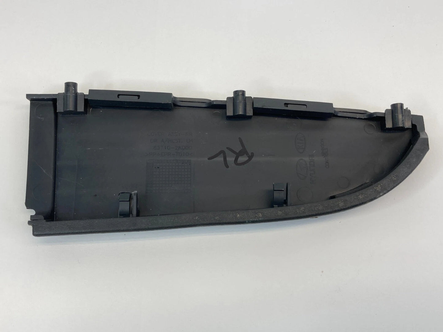 2010 2011 KIA SOUL REAR LEFT SIDE DOOR ARMREST TRIM COVER BLACK 83710-2K000 OEM
