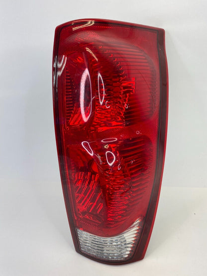 2002-2006 Chevrolet Avalanche 1500 Rear Right Taillight Tail Light Lamp 15092493