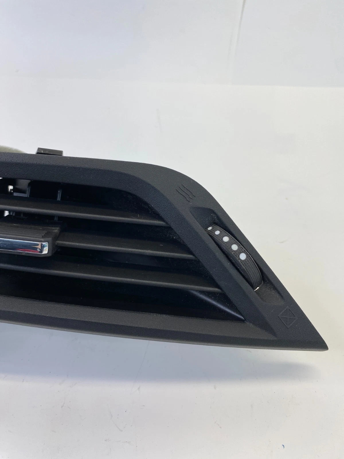 10-17 CHEVROLET EQUINOX DASH CENTER RIGHT SIDE A/C AIR VENT GRILLE 2880746 OEM