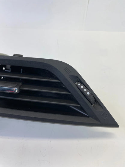 10-17 CHEVROLET EQUINOX DASH CENTER RIGHT SIDE A/C AIR VENT GRILLE 2880746 OEM