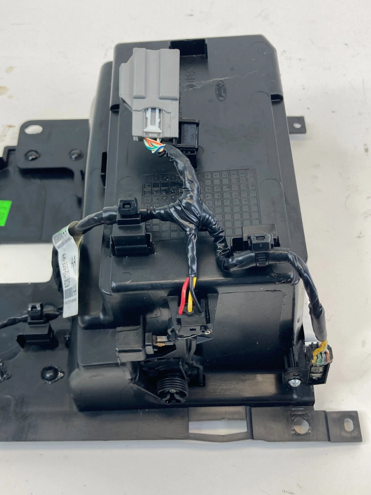 2013-2019 FORD TAURUS CENTER DASH STORAGE COMPARTMENT BG1314F111 OEM
