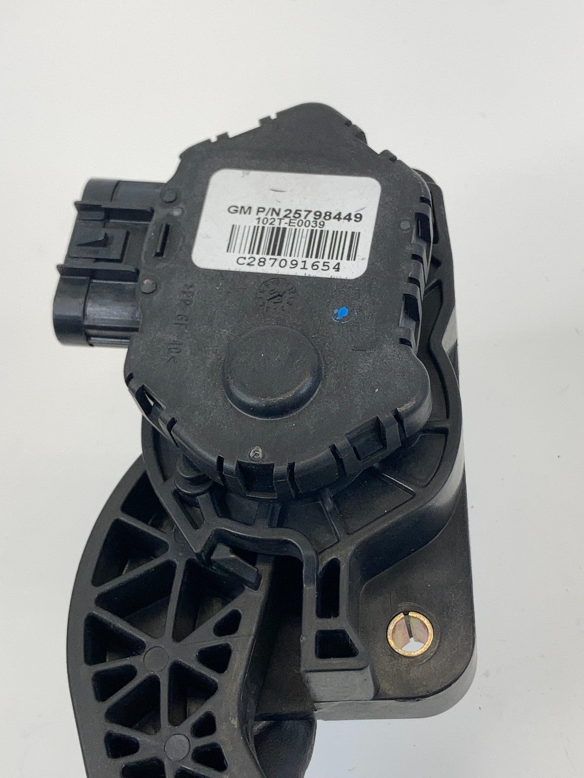 2010-2017 Chevrolet Equinox 2.4L AT Fuel Accelerator Gas Pedal Throttle OEM