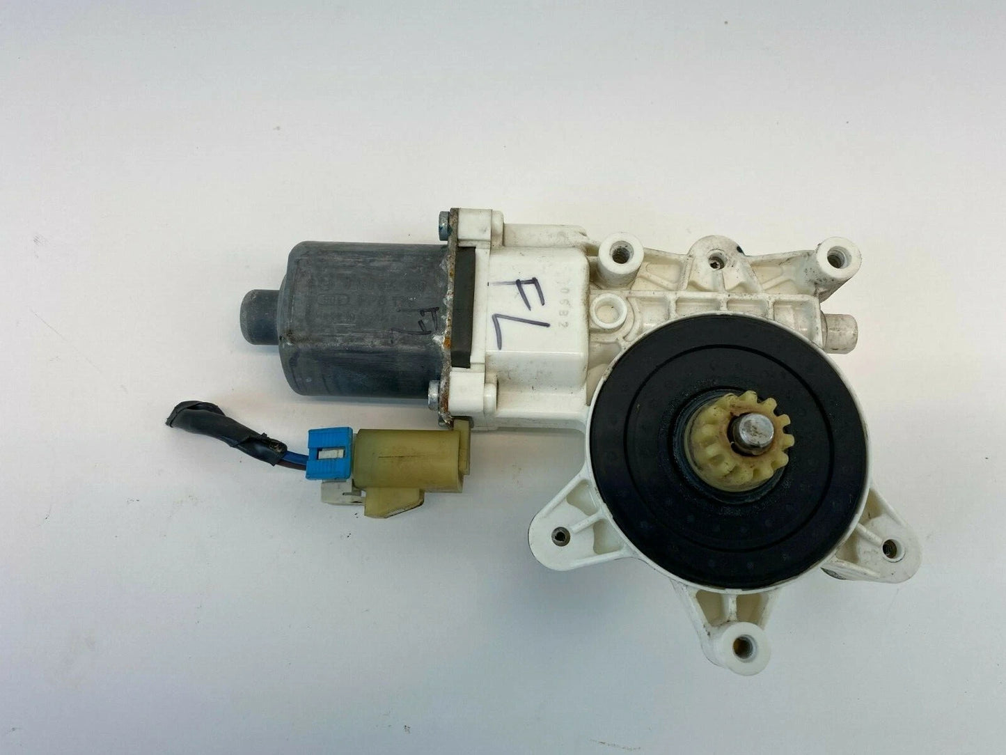 2006-2013 CHEVROLET IMPALA FRONT LEFT DRIVER SIDE WINDOW MOTOR 0130822260 OEM