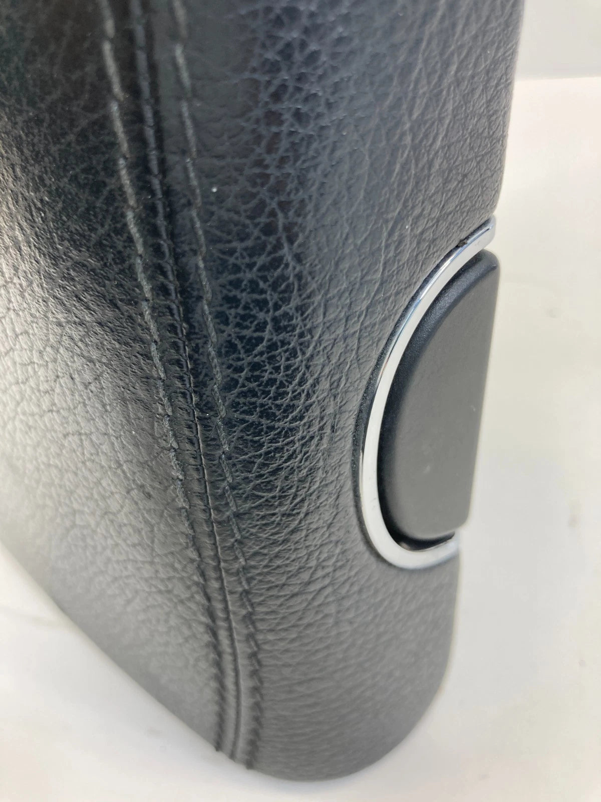 2006 MERCEDES-BENZ CLS500 07-11 CLS550 CENTER CONSOLE TOP ARMREST LID COVER OEM