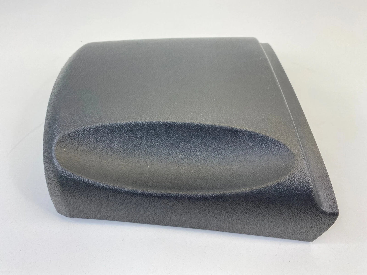 2007-2009 PONTIAC TORRENT REAR LOWER CENTER CONSOLE PANEL TRIM COVER 22722113