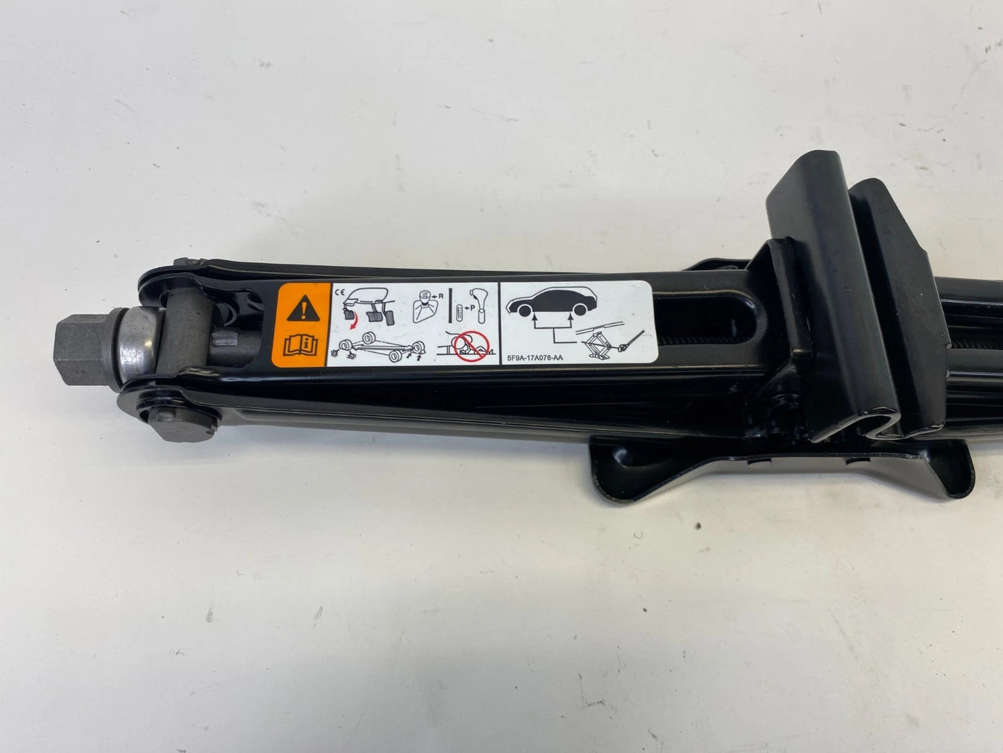 10-19 FORD TAURUS 13-19 INTERCEPTOR SPARE JACK TOOL KIT ASSY 8A83-17080-AC OEM