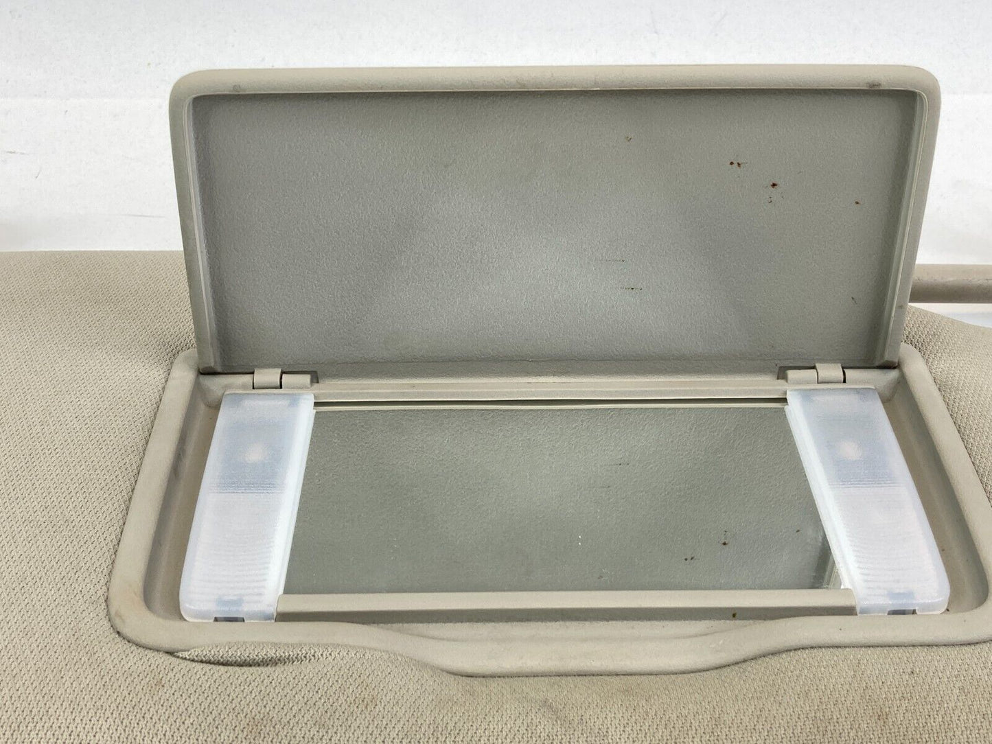 2010-2012 Lincoln MKT Right Passenger Side Sunvisor Sun Visor Shade W/ Clip OEM