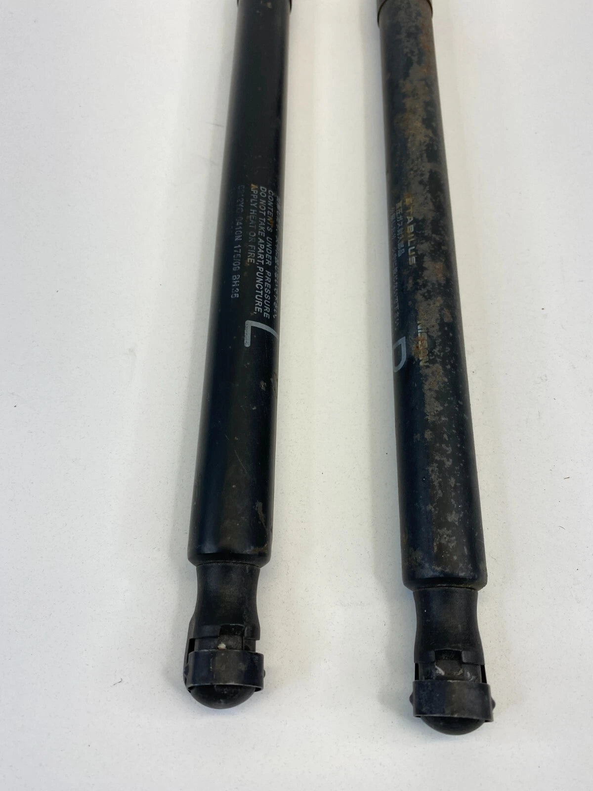 08-10 NISSAN ROGUE REAR LIFTGATE SHOCK STRUT LIFT CYLINDER SUPPORT 90450-JM00A