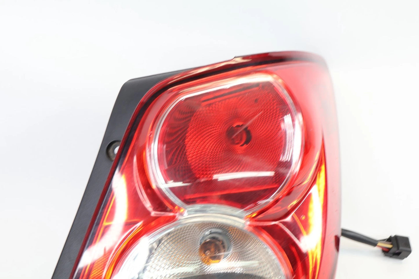 12-16 CHEVROLET SONIC SEDAN RIGHT PASSENGER SIDE TAIL LIGHT LAMP OEM 96830982