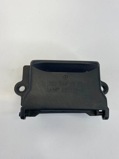 2003-2006 MERCEDES-BENZ E500 DIAGNOSTIC PLUG PORT UNDER COVER 202-540-23-73