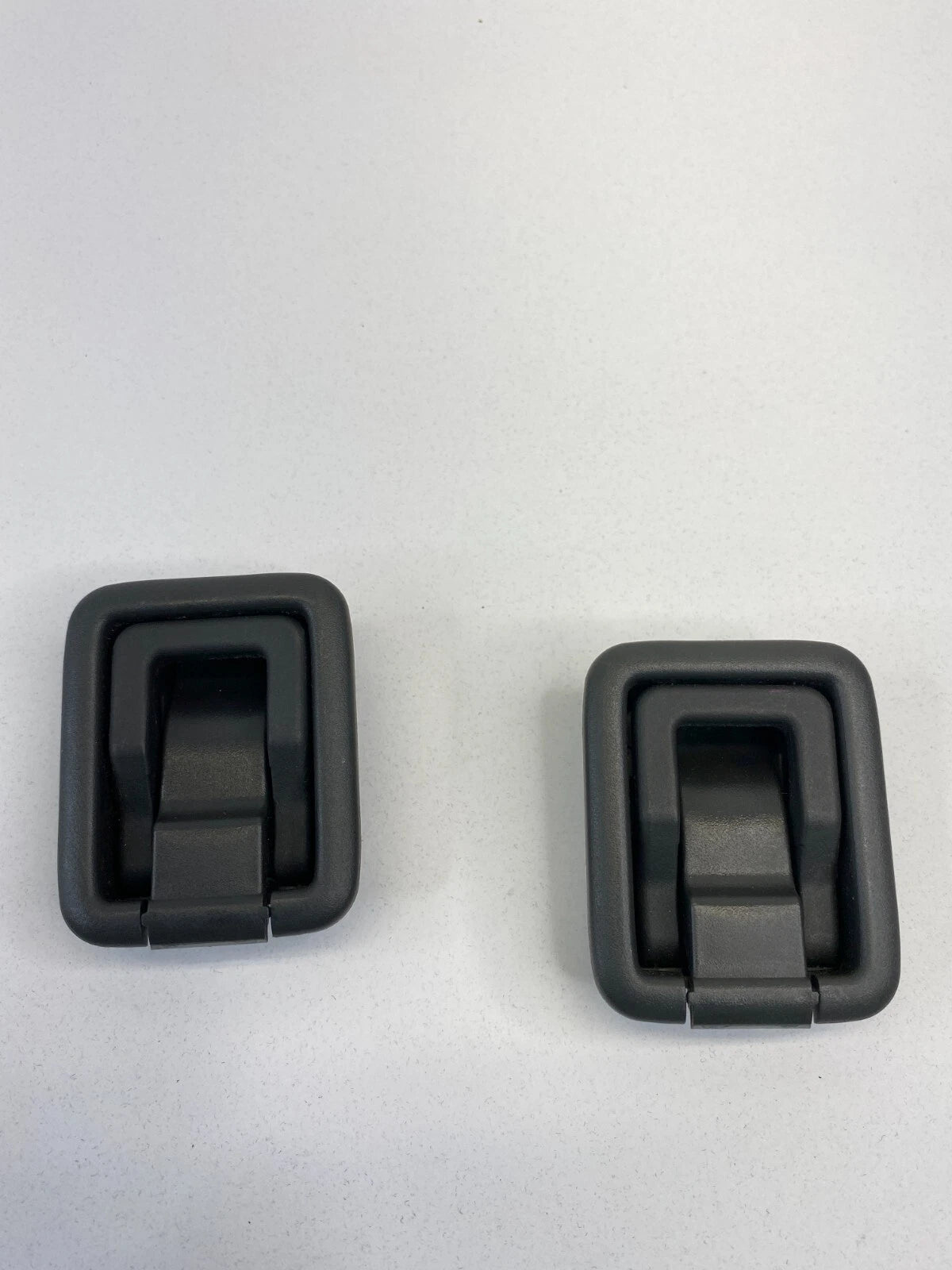 2012 12 NISSAN CUBE BASE REAR TRUNK STORAGE CARGO TIE DOWN HOOK PAIR SET 2 OEM