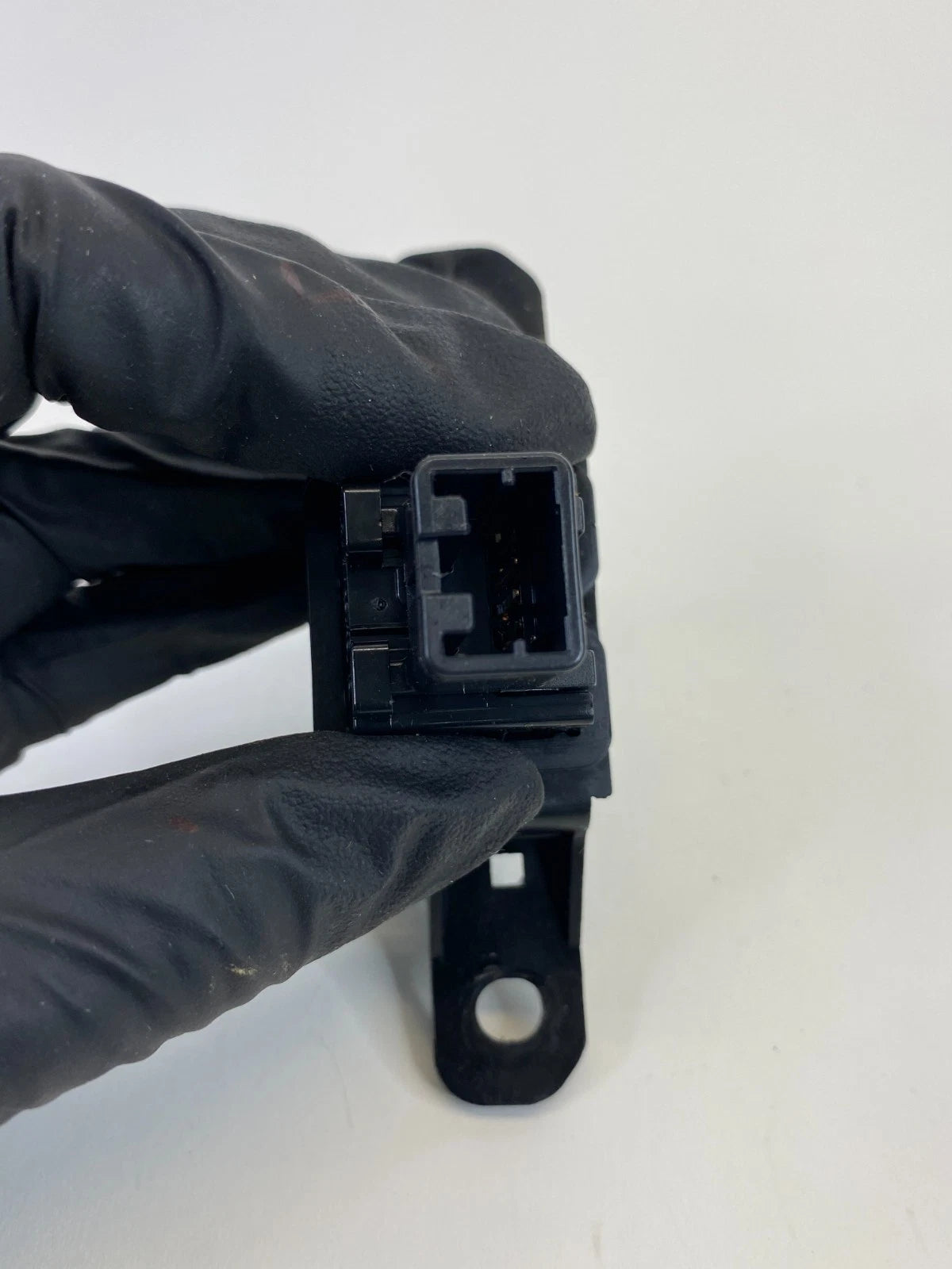 2007-2013 NISSAN ALTIMA HAZARD EMERGENCY WARNING LIGHT BUTTON SWITCH
